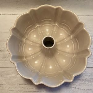Longaberger Pottery Bundt Pan